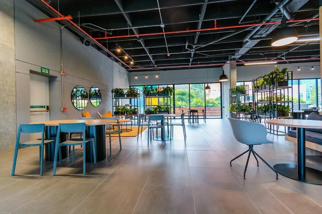 Luxury Suite in El Poblado Co-Work, Gym, Fast WiFi Medellín 0*,  Colombia