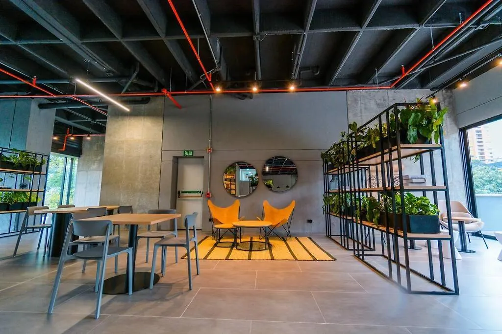Luxury Suite in El Poblado Co-Work, Gym, Fast WiFi Medellín Apartamento